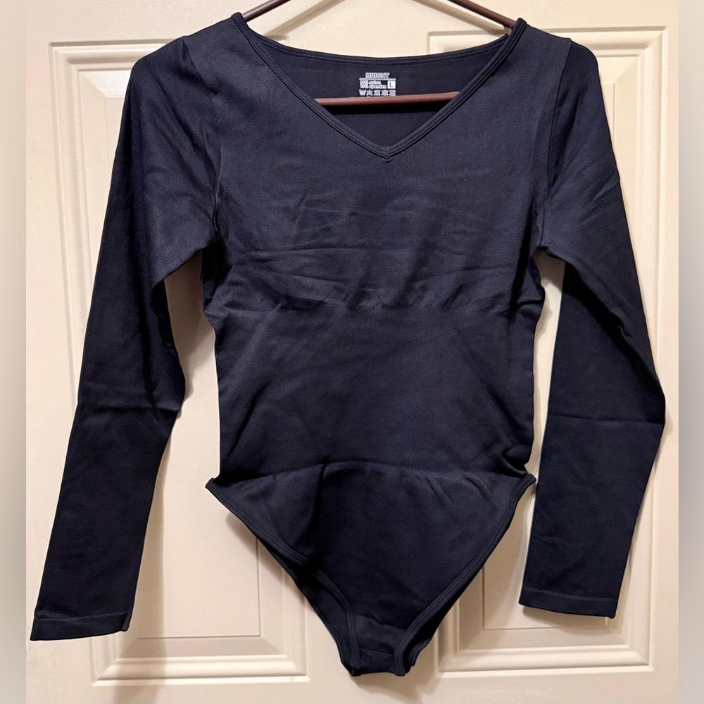 MRGINT Bodysuit in Black Size Large V Neck Long Sleeved Snap Closure NWOT